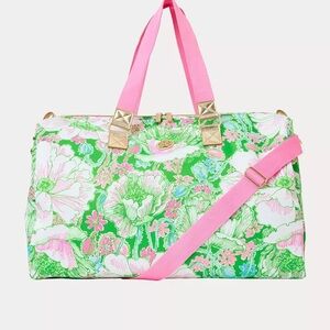 BNWT Lilly Pulitzer Weekender Bag
Color:  Putting Green Poppyland